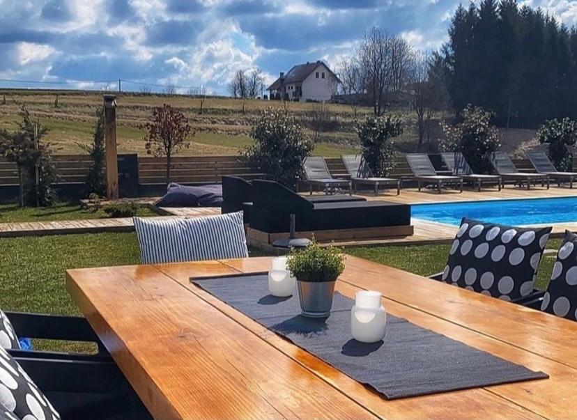 הוילה Gomirje Zoe Luxury House מראה חיצוני תמונה