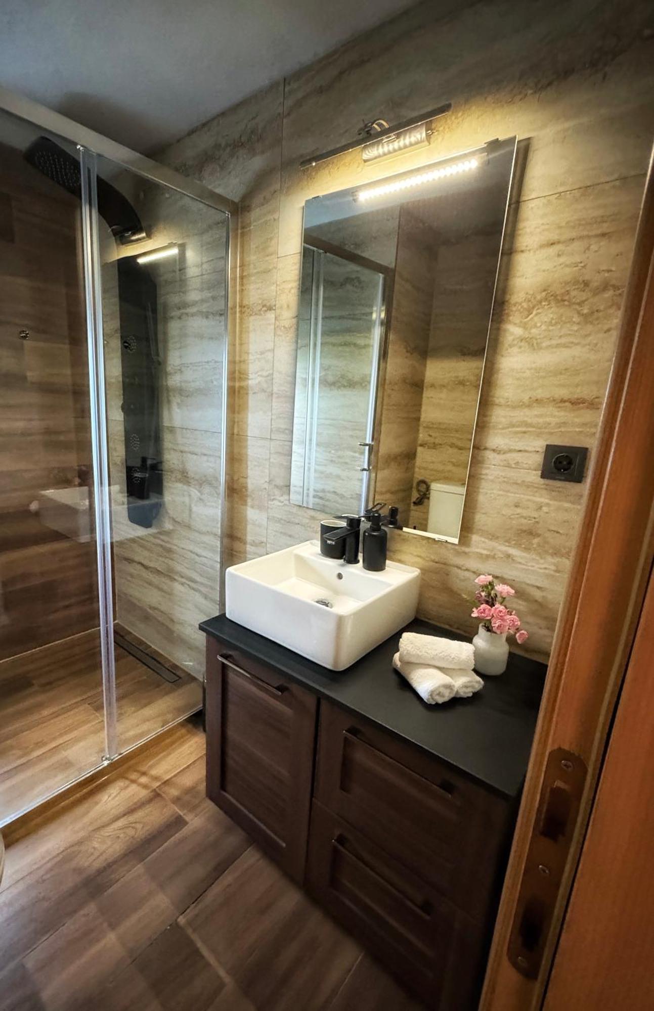 הוילה Gomirje Zoe Luxury House מראה חיצוני תמונה