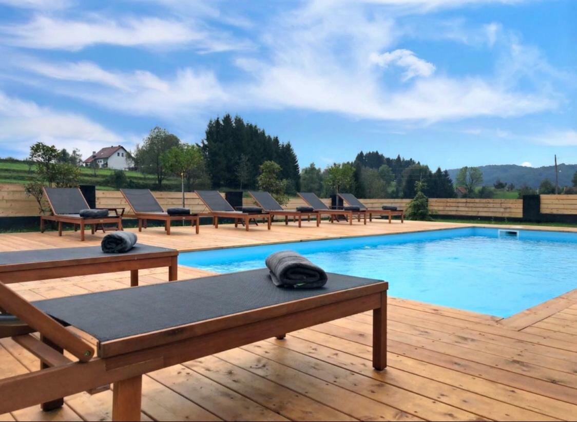 הוילה Gomirje Zoe Luxury House מראה חיצוני תמונה