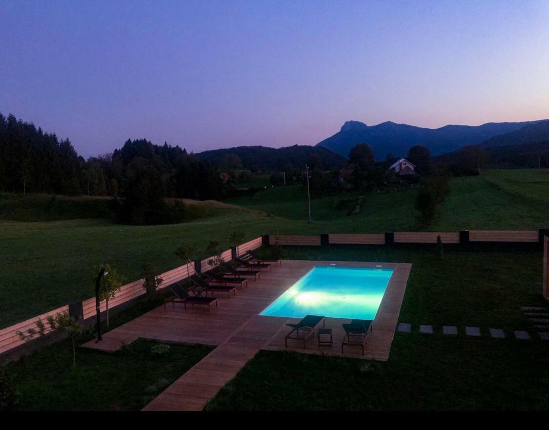 הוילה Gomirje Zoe Luxury House מראה חיצוני תמונה