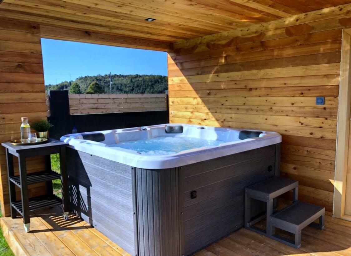 הוילה Gomirje Zoe Luxury House מראה חיצוני תמונה